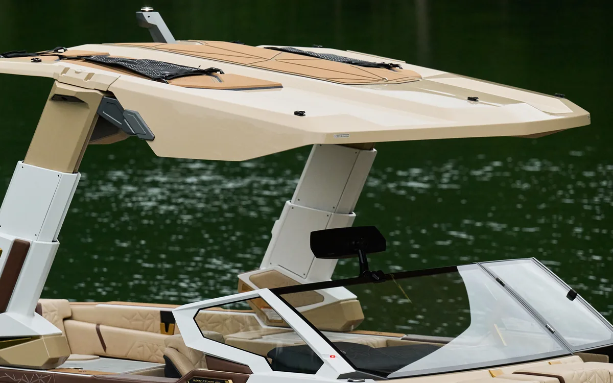 Super Air Nautique G27 Paragon, tour et hardtop