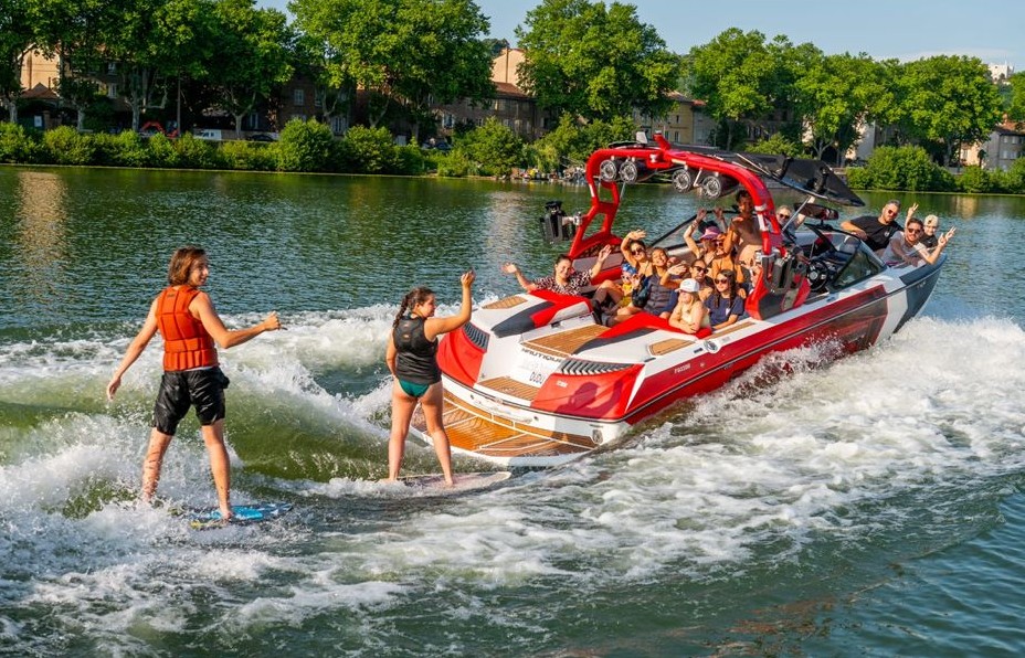 Super Air Nautique G23